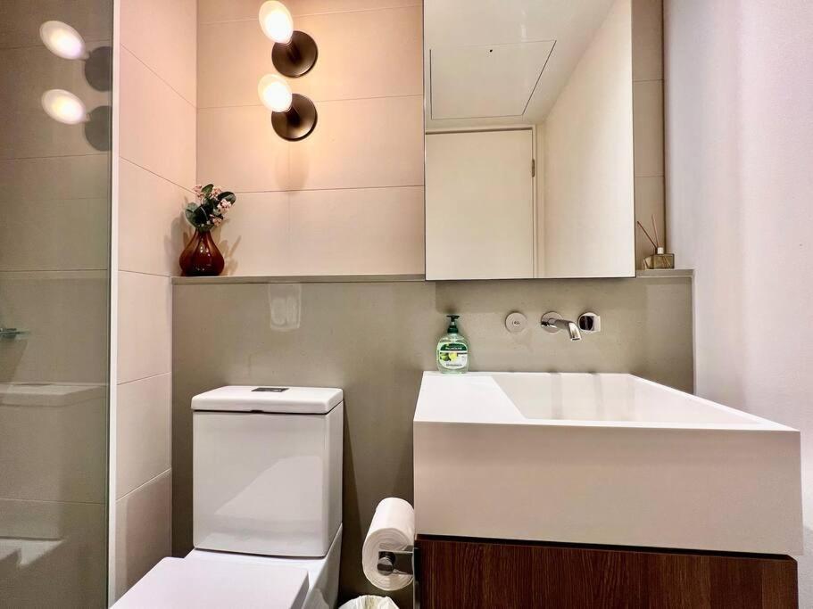 Highrise Best Location 2Baths Melbourne Exterior photo